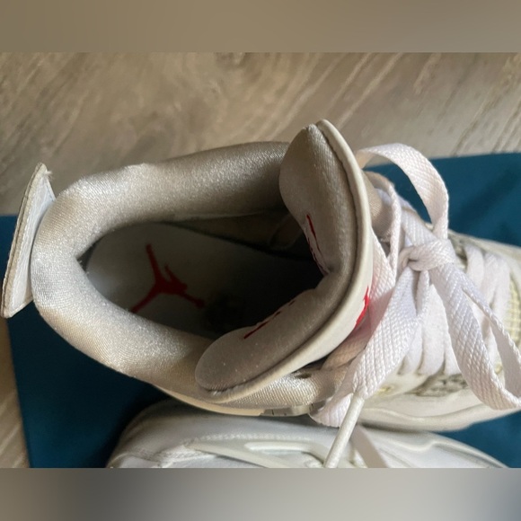 Air Jordan 4 Oreos​ - Picture 7 of 11